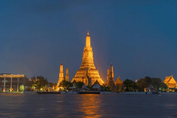 Temple Dawn Wat Arun Reflection Chao Phraya River Rattanakosin Island — Stock Photo, Image