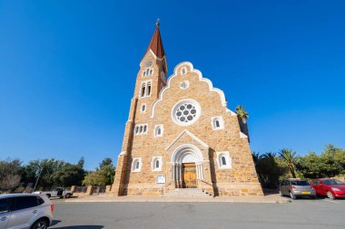Güney Afrika 'nın Namibya kentindeki Evanjelik Luteryan Kilisesi. Turist eğlencesi