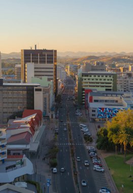 Şehir merkezindeki Windhoek 'taki binaların hava görüntüsü. Namibya, Güney Afrika.