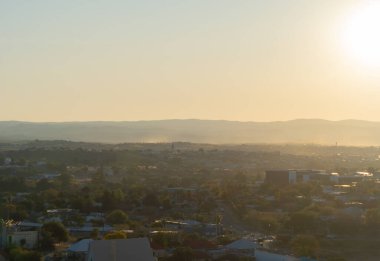 Şehir merkezindeki Windhoek 'taki binaların hava görüntüsü. Namibya, Güney Afrika.