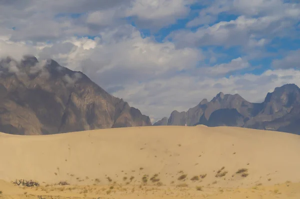 Woestijn Karakoram Hoge Berg Heuvels Natuur Landschap Achtergrond Skardu Gilgit — Stockfoto