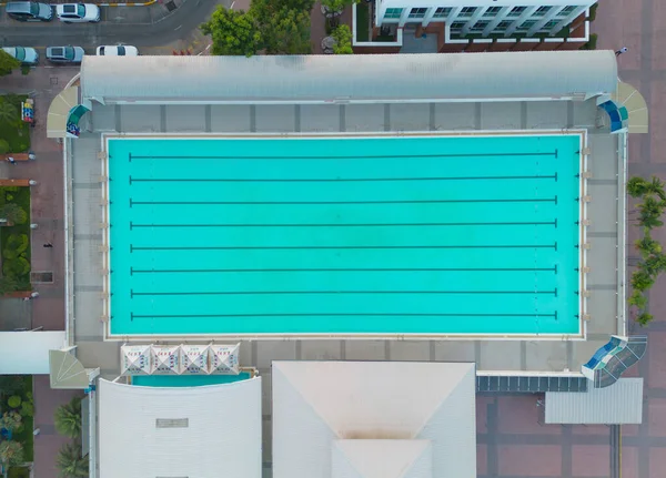 Luftaufnahme Des Swimmingpools Auf Dem Dach Des Hotel Appartementhauses Sportclub — Stockfoto