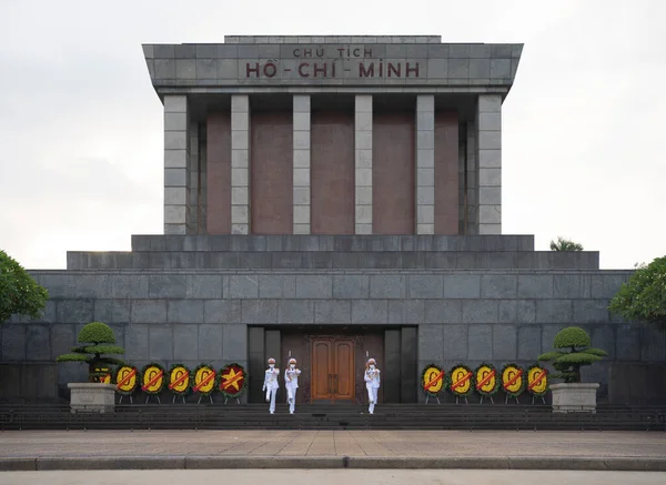ホーチミン霊廟 ベトナムのハノイの都市の観光名所のランドマーク — ストック写真