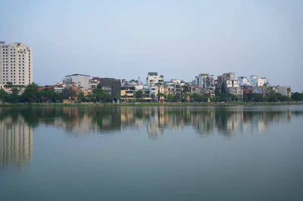 Reflejo Hanoi Downtown Skyline Vietnam Con Lago Río Distrito Financiero — Foto de Stock