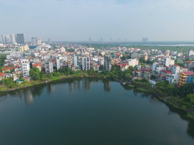 Hanoi şehir merkezinin havadan görüntüsü Skyline, Vietnam. Finansal bölge ve Asya 'nın akıllı kentsel kentindeki iş merkezleri. Gökdelen ve yüksek binalar.