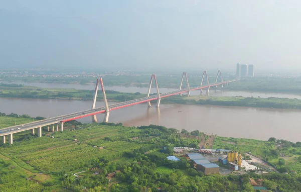 공중에서 응모자탄 케이블 베트남 베트남 하노이 홍강을 가로지르는 — 스톡 사진