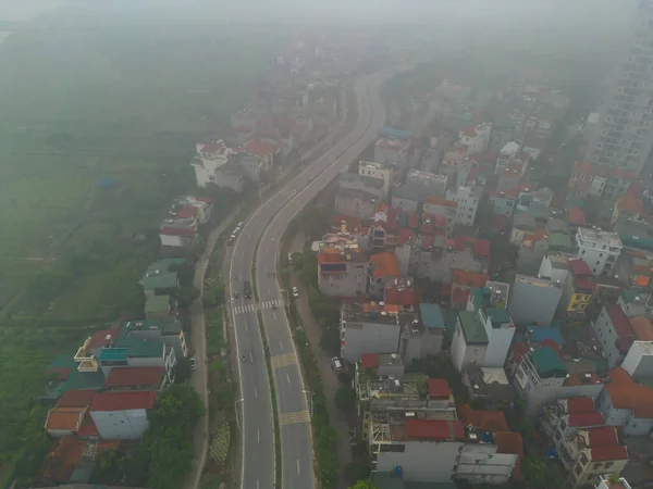 在越南河内市中心的空中 雾蒙蒙的天空 亚洲智能城市的金融区和商业中心 摩天大楼和高层大楼 — 图库照片