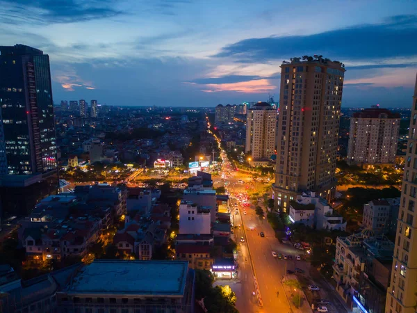 ハノイの空中ビューダウンタウンスカイライン ベトナム アジアのスマート都市の金融地区やビジネスセンター 夜の高層ビルや高層ビル — ストック写真