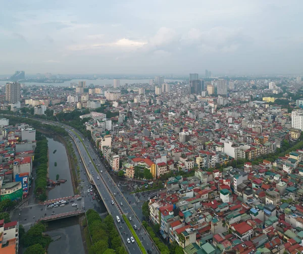 住宅区屋顶的空中景观 从上往下发展城市住房 顶部视图 越南河内市的房地产 地产及地产 — 图库照片