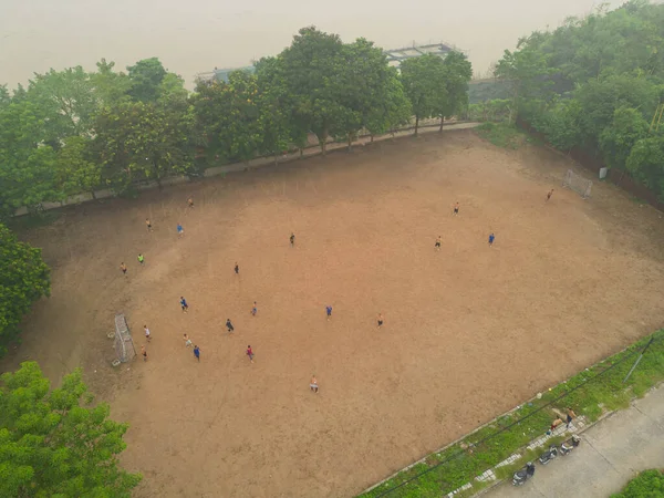 Vista Aérea Superior Pessoas Jogando Futebol Campo Recreação Futebol Local — Fotografia de Stock