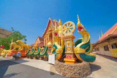 Isan pagoda, Tayland 'ın başkenti Bangkok yakınlarındaki bir Budist tapınağıdır. Tayland mimarisi arka planı. Turistik bölge simgesi.