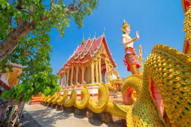 Isan pagoda, Tayland 'ın başkenti Bangkok yakınlarındaki bir Budist tapınağıdır. Tayland mimarisi arka planı. Turistik bölge simgesi.