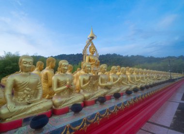 Phuttha Utthayan Makha Bucha Anusorn, Budizm Anıt Parkı, Nakhon Nayok, Tayland pagoda, Tayland 'ın başkenti Bangkok yakınlarındaki bir Budist tapınağıdır. Turistik bölge simgesi.