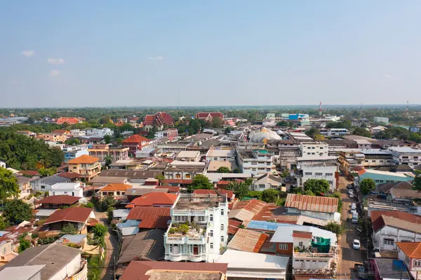 地元の住宅街の屋根の空中ビュー 上からの都市住宅開発 トップビュー タイのイサン都市都市の不動産 不動産について — ストック写真