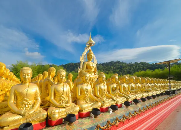 泰国Nakhon Nayok佛教纪念公园Phuttha Utthayan Makha Bucha Anusorn是泰国城市曼谷附近的一座佛教寺庙 旅游景点地标 — 图库照片