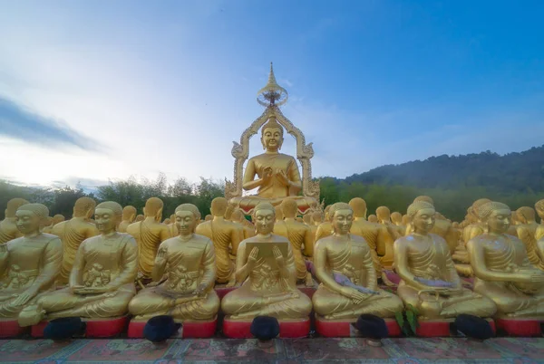 泰国Nakhon Nayok佛教纪念公园Phuttha Utthayan Makha Bucha Anusorn是泰国城市曼谷附近的一座佛教寺庙 旅游景点地标 — 图库照片