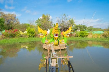 Clay Pots Tapınağı. Isan pagoda, Tayland 'ın Roi Et kenti yakınlarında bulunan bir Budist tapınağıdır. Tayland mimarisi arka planı. Turistik bölge simgesi.