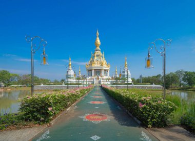 Wat Thung Setthi, Khon Kaen, Isan Tapınağı. Pagoda, Tayland 'ın başkenti Tayland' da bir Budist tapınağıdır. Tayland mimarisi arka planı. Turistik bölge simgesi.