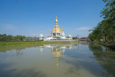 Wat Thung Setthi, Khon Kaen, Isan Tapınağı. Pagoda, Tayland 'ın başkenti Tayland' da bir Budist tapınağıdır. Tayland mimarisi arka planı. Turistik bölge simgesi.