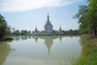 Wat Thung Setthi, Khon Kaen, Isan Tapınağı. Pagoda, Tayland 'ın başkenti Tayland' da bir Budist tapınağıdır. Tayland mimarisi arka planı. Turistik bölge simgesi.