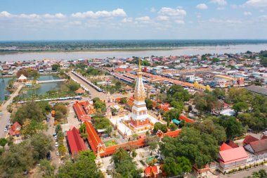 Wat Phrathat Phanom, Nakhon Phanom, Isan Tapınağı. Pagoda, Tayland 'ın başkenti Tayland' da bir Budist tapınağıdır. Tayland mimarisi arka planı. Turistik bölge simgesi.