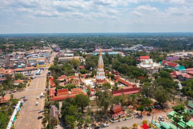 Wat Phrathat Phanom, Nakhon Phanom, Isan Tapınağı. Pagoda, Tayland 'ın başkenti Tayland' da bir Budist tapınağıdır. Tayland mimarisi arka planı. Turistik bölge simgesi.