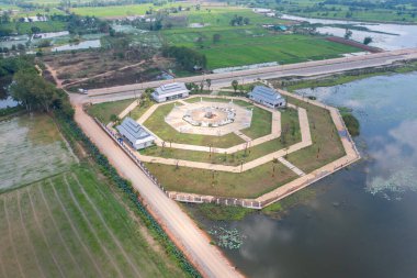 Wat Pa Ban Tad, Tayland 'ın başkenti Udon Thani' de yer alan bir Budist tapınağıdır. Tayland mimarisi arka planı. Turistik bölge simgesi.