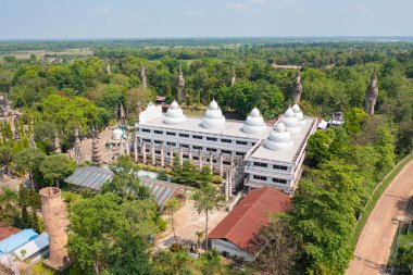 Isan pagoda, Tayland 'ın başkenti Nong Khai' da yer alan bir Budist tapınağıdır. Tayland mimarisi arka planı. Turistik bölge simgesi.