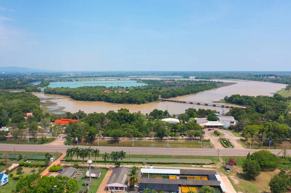 Yeşil Dağ Tepeli Mekong Nehri Ile Thai Laos Köprüsünün Havadan — Stok fotoğraf