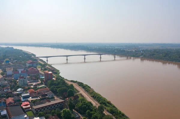 Вид Повітря Тайський Міст Лаос Річкою Меконг Зеленим Гірським Пагорбом — стокове фото