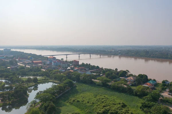 Yeşil Dağ Tepeli Mekong Nehri Ile Thai Laos Köprüsünün Havadan — Stok fotoğraf