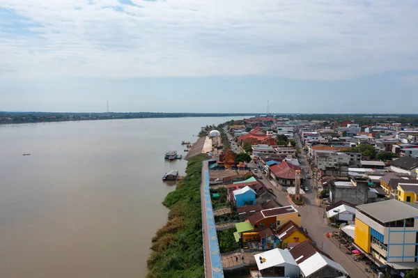 Widok Lotu Ptaka Rzekę Mekong Zielonym Wzgórzem Krajobraz Przyrody Ubon — Zdjęcie stockowe