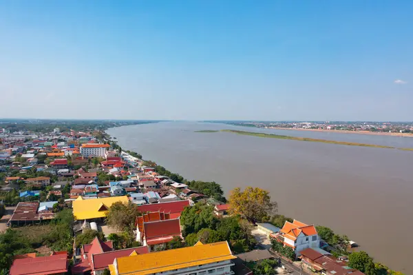 湄公河的空中景观与青山丘陵 泰国和老挝Ubon Ratchathani的自然景观背景 — 图库照片