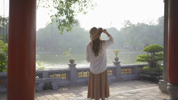 Portrait Asian Vietnamese Woman Travel Red Bridge Public Park Garden — Stock Photo, Image
