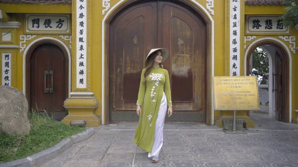Portrait Asian Vietnamese Woman Vietnam Dress Straw Hat Tran Quoc — Stock Photo, Image