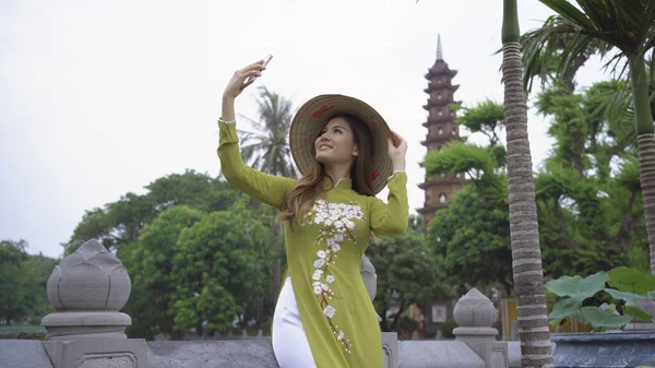 Portrait Asian Vietnamese Woman Vietnam Dress Straw Hat Tran Quoc — Stock Photo, Image