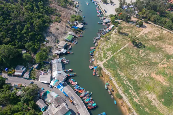 夏季海滩 池塘或湖中的观光船的空中俯瞰 泰国自然景观背景 — 图库照片