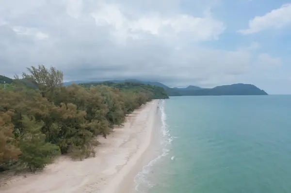 Açık Mavi Turkuaz Deniz Suyu Tayland Yaz Mevsiminde Phuket Adası — Stok fotoğraf