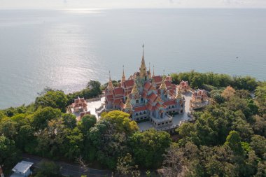 Wat Thang Sai, Prachuap Khiri Khan, Tayland 'ın havadan görünüşü. Tatilde ve tatilde seyahat. Tayland turistik mimarisi.