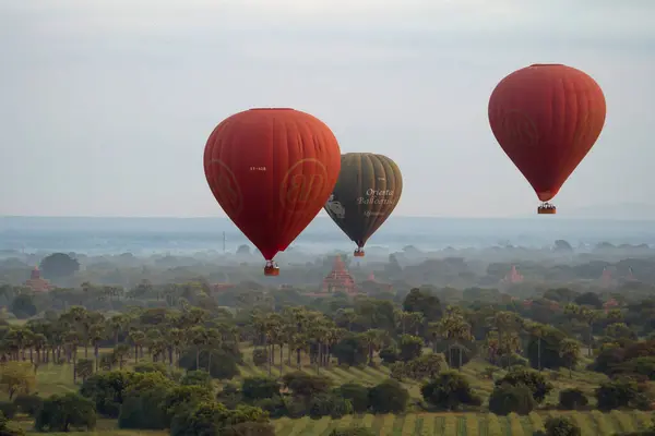 Des Ballons Survolant Les Temples Birmans Ville Bagan Depuis Ballon — Photo
