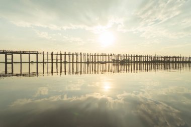 U Bein Köprüsü Göl, Tahta Köprü Mon Köyü, Myanmar veya Burma, Asya.