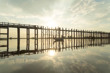 U Bein Köprüsü Göl, Tahta Köprü Mon Köyü, Myanmar veya Burma, Asya.