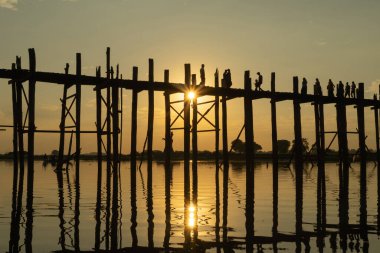 U Bein Köprüsü Göl, Tahta Köprü Mon Köyü, Myanmar veya Burma, Asya.