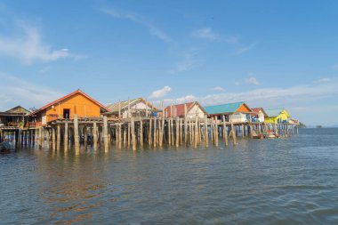 Koh Panyee, yüzen köy şehir evleri, göl denizi ya da nehir. Pak Pha, Phang Nga, Tayland 'da doğa balıkçılığı ve balıkçılık aletleri. Hayvancılık çiftçiliği.