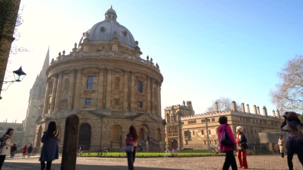 Oxford England Fevereiro 2019 Turistas Que Visitam Radcliffe Camera Building — Vídeo de Stock