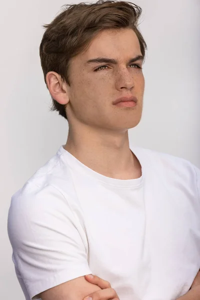 Weißer Hintergrund Studioporträt Eines Hübschen Coolen Jungen Teenager Teenager Junge — Stockfoto