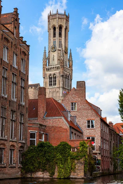 Bruges Bélgica Agosto 2014 Quai Rosaire Centro Histórico Barco Canal Imagens Royalty-Free