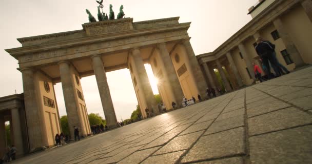 Berlín Německo Května 2023 Holandský Úhel Záběru Lidí Turisté Kolech — Stock video