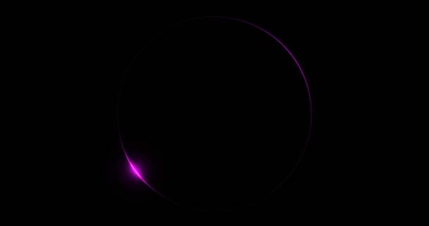輝く紫色のライト ビームが付いている円フレーム 効果的な導かれたショーのための周囲に沿って動く3Dレンダリングのネオン明るいラインによって照らされる円形日食 — ストック動画