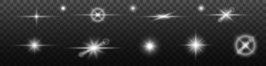 Yıldızlar ve güneş ışığı izole edilmiş. Sihirli kıvılcımları olan parlak beyaz patlamalar ve yakıcı güneş için yıldız ışığı ve geometrik vektör bulanıklığı olan aydınlatmalar.